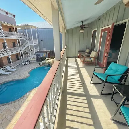 Long Weekend Villa